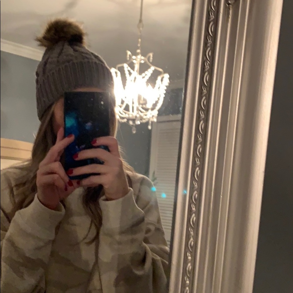 Winter hat with fur Pom Pom
